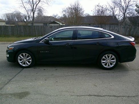 Used 2020 Chevrolet Malibu LT image 2