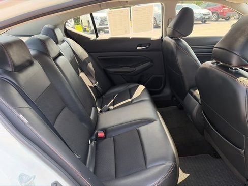 Used 2022 Nissan Altima 2.0 SR FWD image 33