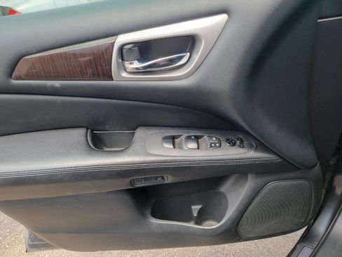 Used 2014 Nissan Pathfinder SL w/ SL Premium Package image 11
