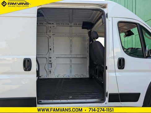 Used 2024 RAM ProMaster 2500 w/ Safety Group FWD image 9