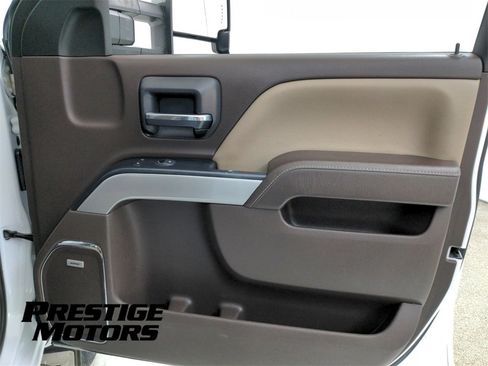 Used 2017 Chevrolet Silverado 2500 LTZ w/ LTZ Plus Package image 40