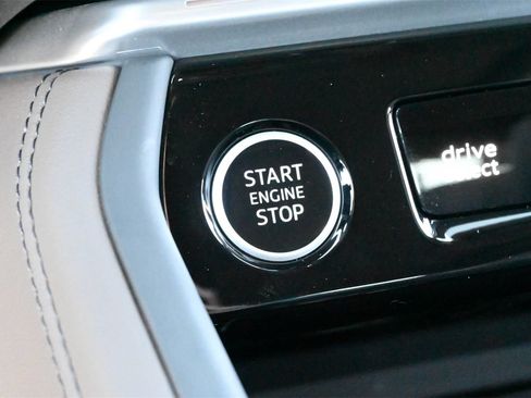 Certified 2025 Audi Q5 Premium w/ Convenience Package AWD/4WD image 14