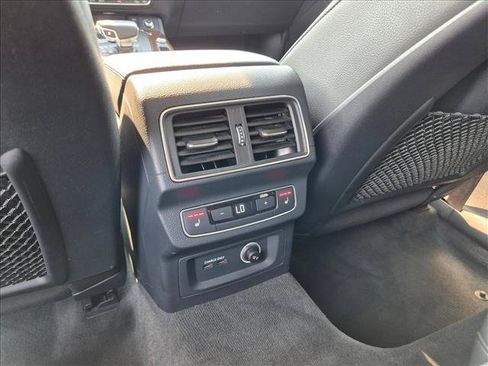 Used 2019 Audi Q5 2.0T Premium Plus w/ Premium Plus Package AWD/4WD image 17