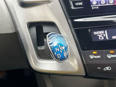Used 2017 Toyota Prius V Five FWD image 21