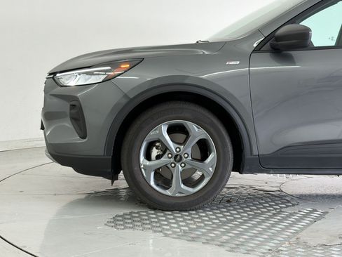 Used 2025 Ford Escape ST-Line FWD image 13