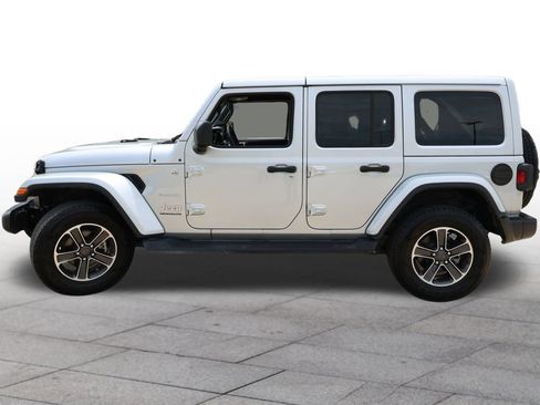 Used 2023 Jeep Wrangler Unlimited Sahara w/ Cold Weather Group AWD/4WD image 7