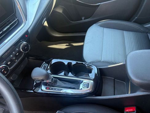 Used 2025 Chevrolet Trax LT image 40