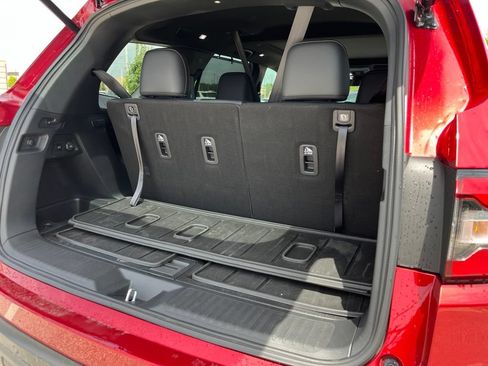 Used 2025 Honda Pilot Black Edition image 9