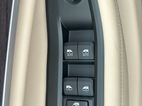 New 2025 Jeep Grand Cherokee Limited w/ Luxury Tech Group II image 34