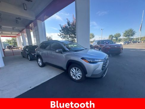 Used 2026 Toyota Corolla Cross LE FWD image 9