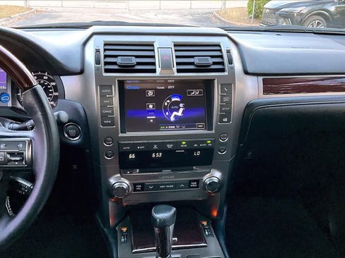 Used 2019 Lexus GX 460 Premium image 7