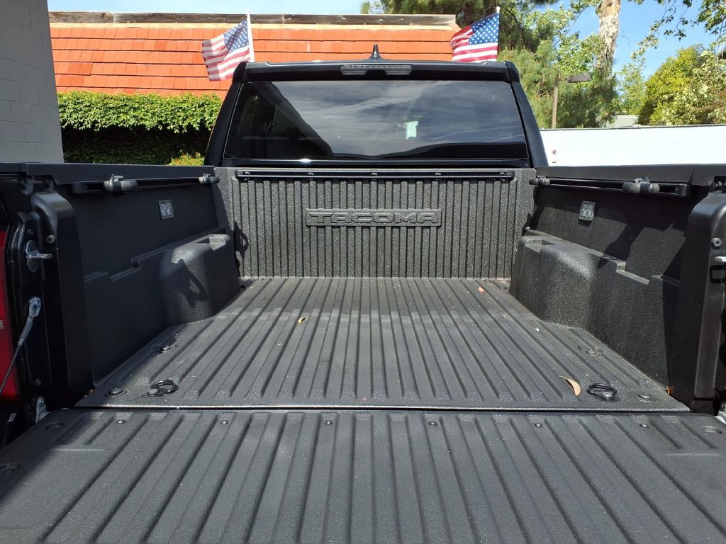 Certified 2025 Toyota Tacoma SR5 AWD/4WD image 21