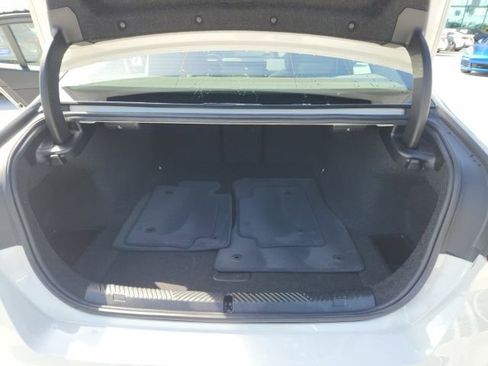 Used 2024 BMW i5 eDrive40i image 23