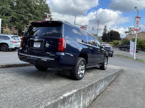 Used 2017 Chevrolet Suburban Premier AWD/4WD image 8