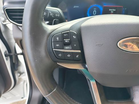 Used 2020 Ford Explorer Platinum w/ Premium Technology Package image 22