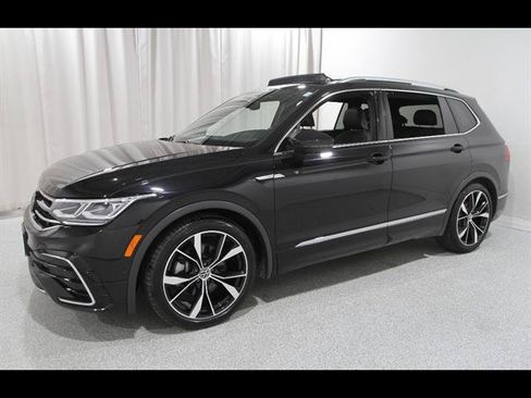 Used 2022 Volkswagen Tiguan SEL R-Line AWD/4WD image 3