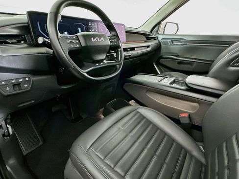 Used 2024 Kia EV9 Land AWD/4WD image 7