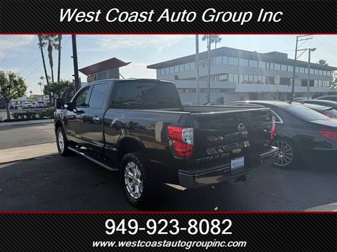 Used 2016 Nissan Titan SL image 4