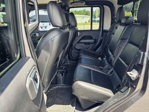 Used 2021 Jeep Gladiator Overland AWD/4WD image 31