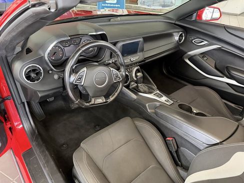 Used 2016 Chevrolet Camaro LT RWD image 11