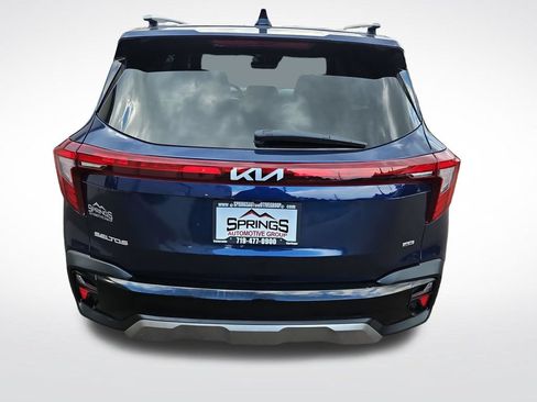 Used 2024 Kia Seltos EX AWD/4WD image 4