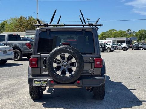 Used 2020 Jeep Wrangler Unlimited Sahara AWD/4WD image 4