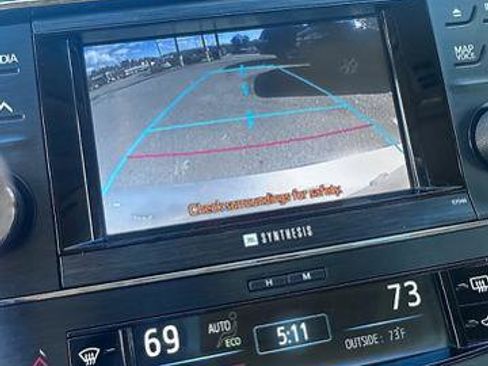 Used 2013 Toyota Avalon Limited image 19