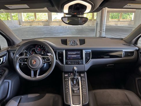 Used 2017 Porsche Macan AWD/4WD image 19