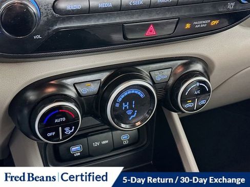 Certified 2023 Hyundai Venue SEL image 17