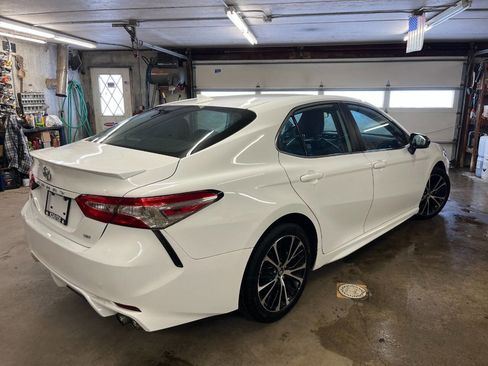 Used 2020 Toyota Camry SE image 9