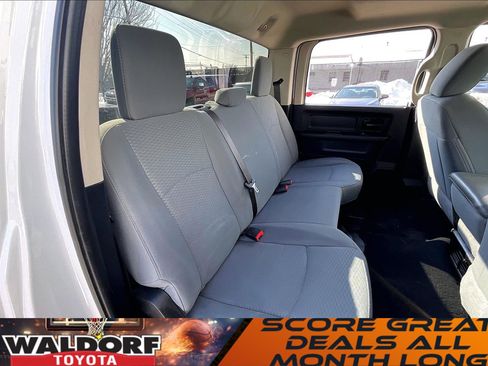 Used 2018 RAM 3500 Tradesman w/ Chrome Appearance Group image 31