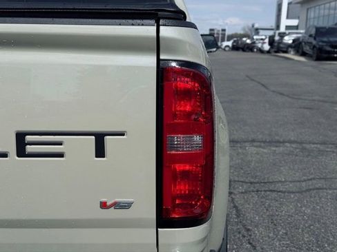 Used 2022 Chevrolet Colorado Z71 w/ Safety Package AWD/4WD image 8