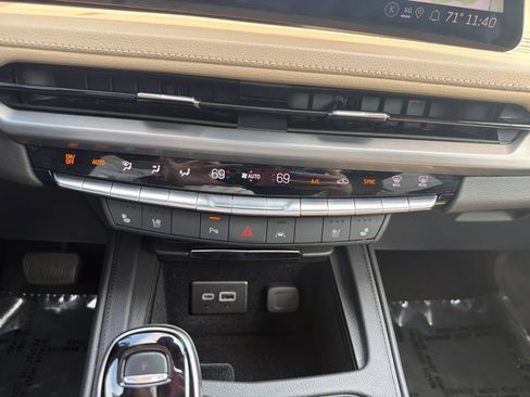 Used 2025 Cadillac XT4 Premium Luxury AWD/4WD image 26