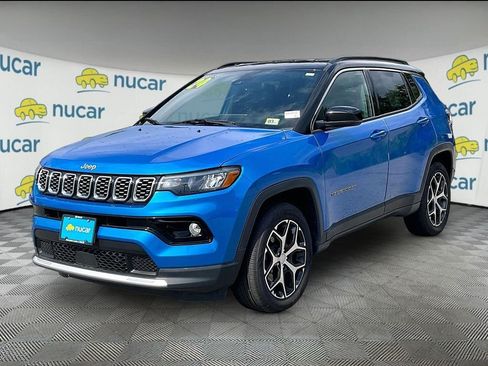 Used 2024 Jeep Compass Limited AWD/4WD image 3