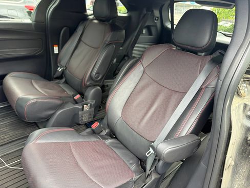 Used 2025 Toyota Sienna XSE w/ XSE Premium Package AWD/4WD image 8