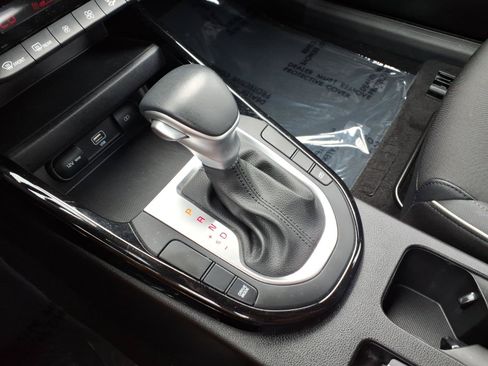 Used 2023 Kia Forte GT-Line w/ GT-Line Technology Package FWD image 17