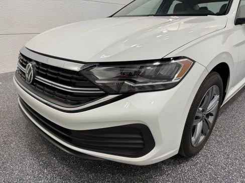 Used 2023 Volkswagen Jetta SE FWD image 16