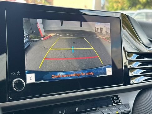 Used 2025 Toyota Camry SE FWD image 26