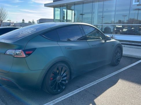 Used 2022 Tesla Model Y Performance image 2