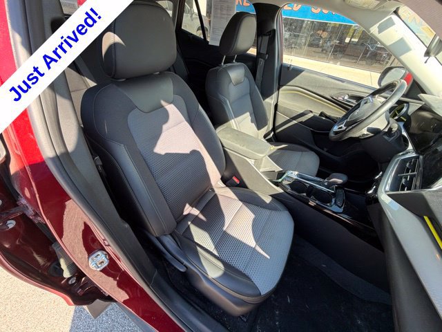 Used 2025 Chevrolet Trax LT w/ Driver Confidence Package FWD image 21