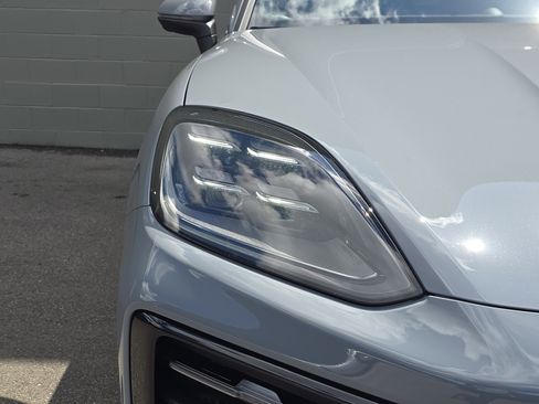 New 2026 Porsche Cayenne E-Hybrid AWD/4WD image 11