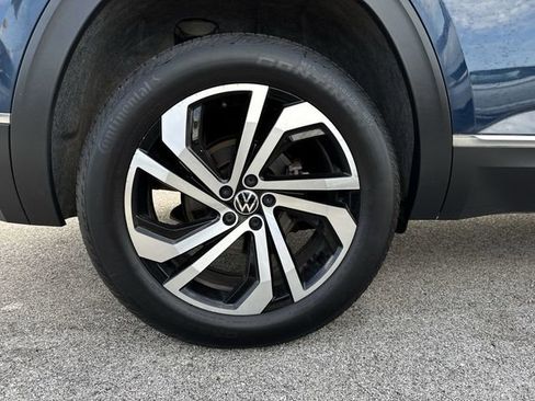 Used 2023 Volkswagen Atlas SEL AWD/4WD image 34