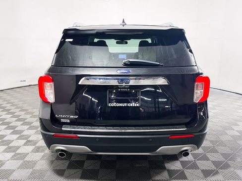 Used 2022 Ford Explorer Limited w/ Equipment Group 301A RWD image 4