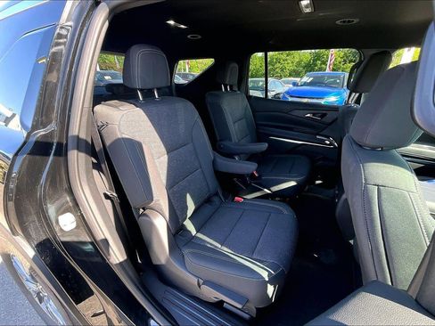 Used 2026 Chevrolet Traverse LT FWD image 18