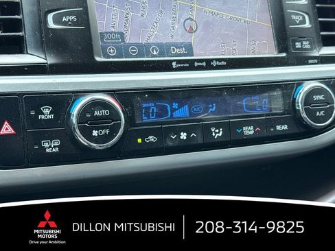 Used 2018 Toyota Highlander XLE AWD/4WD image 22