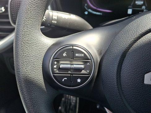 Certified 2025 Kia Soul LX FWD image 21