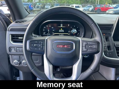 Used 2024 GMC Yukon XL SLT image 16