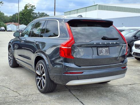 Used 2022 Volvo XC90 T6 Momentum w/ Advanced Package image 5