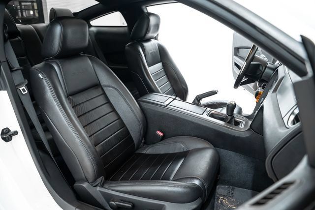 Used 2013 Ford Mustang GT Premium RWD image 24