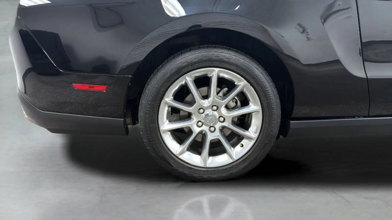 Used 2011 Ford Mustang Premium w/ 202A Rapid Spec Order Code RWD image 24